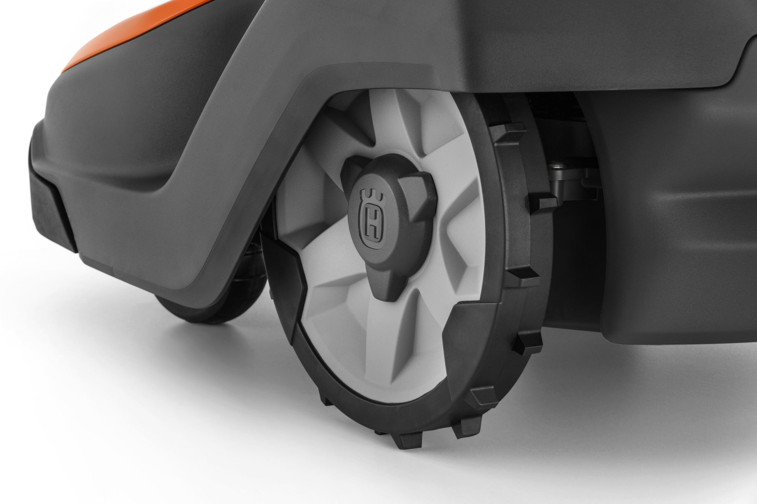 hjul på robotgräsklippare